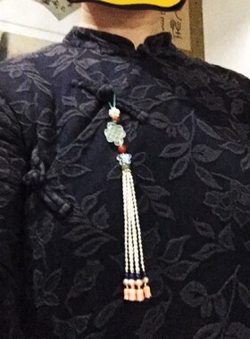 和田玉怀古风压襟平安扣