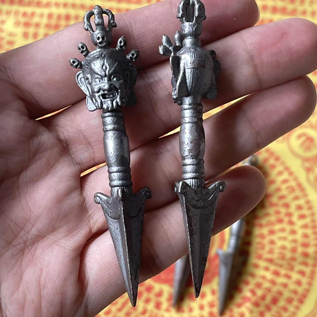 円 定番 真言宗法具 2点セット 穢迹金剛杵ペンダント 法器