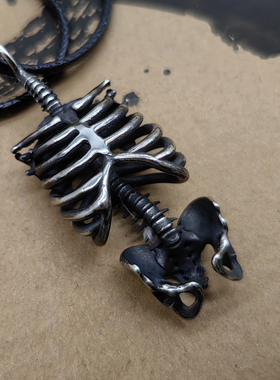 男生女生钛钢黑金属吊坠立体精致