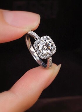 超闪！法国s925纯银镀1克拉莫桑钻戒指四爪方包莫桑石戒指送盒子