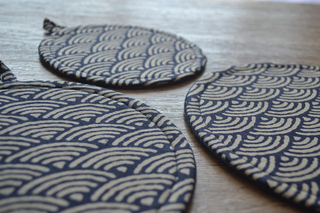 Japanese round thickened anti-scalding and insulated placemat