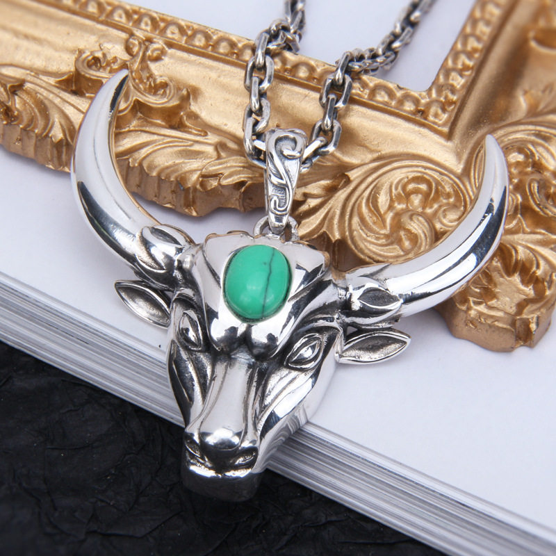 s925纯银镶绿松石牛头吊坠男潮本命年生肖牛金牛座配饰车包钥匙扣