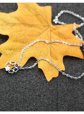 批 发洗不掉色几何镂空心项链女款配饰轻奢颈链小众高级感锁骨链