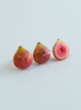 不对称无花果卡通无花果耳钉