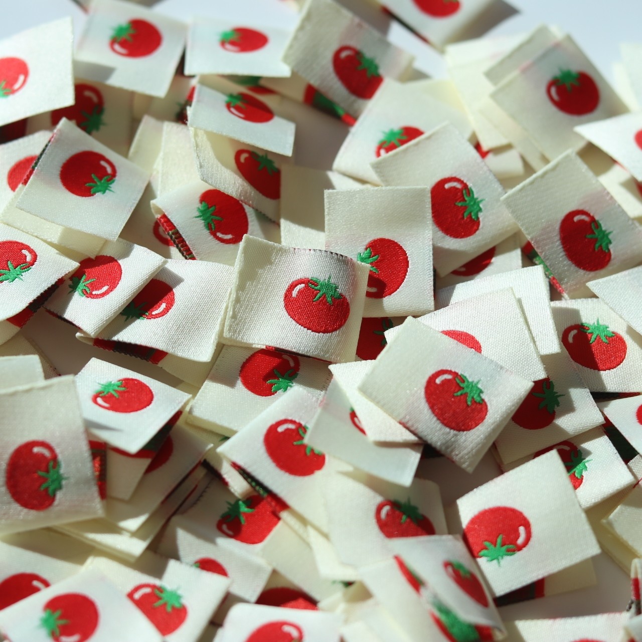 小番茄水果布标洗标手工辅料织唛手帐贴标签发圈对折标肠圈现货,淘宝优惠券,粉丝福利购,淘宝优惠卷