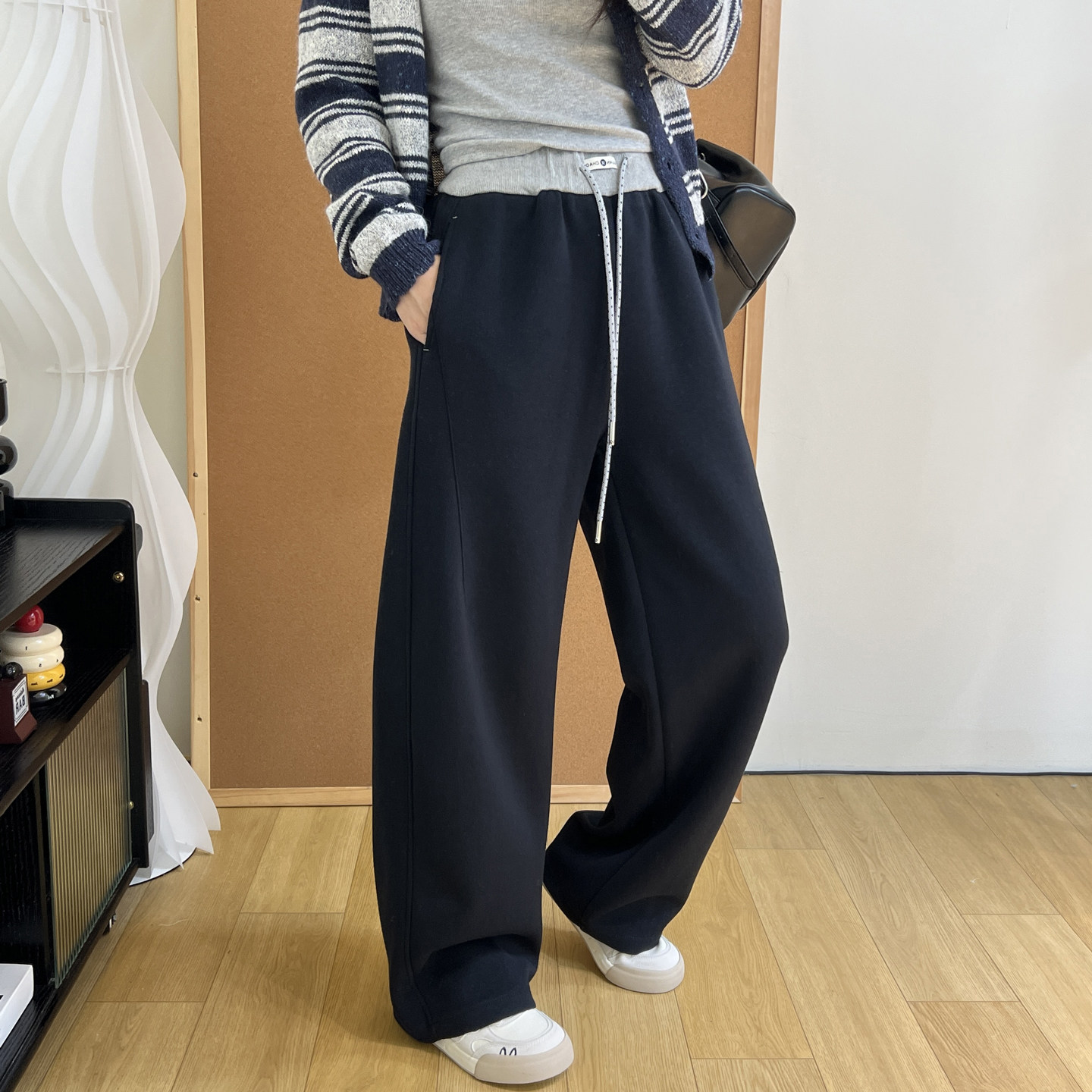 秋季窄版小弯刀卫裤女慵懒风百搭高腰撞色松紧腰显瘦阔腿抽绳裤子,淘宝优惠券,粉丝福利购,淘宝优惠卷