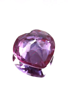 实验室培育彩宝刚玉彩虹裸石心形3x3mm~6x6mm可diy首饰主石