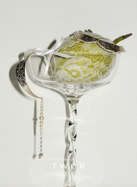 925银淡水珍珠边鸢尾花领结手镯