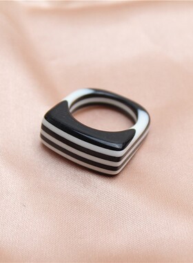 欧美风格新款戒指亚克力醋酸条纹