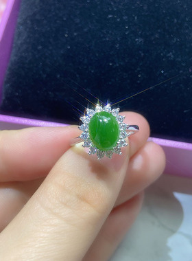 新疆和田玉戴妃款菠菜绿活扣戒指