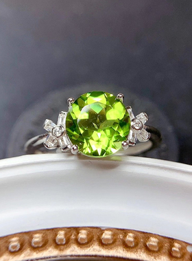 镶嵌戒指绿色宝石原创设计风吊坠