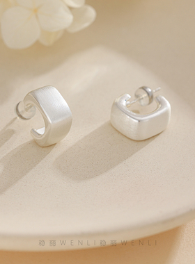 小巧精致拉丝方形耳钉女气质百搭