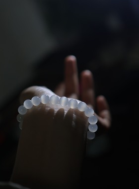 天然和田玉圆珠冰白猫眼单圈手饰