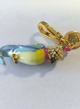 新款精致珐琅彩釉七彩镶钻鹦鹉吊坠设计感萌宠动物包挂钥匙扣项链