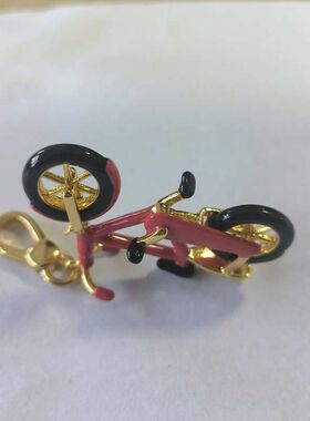 新款精致珐琅彩釉红色自行车吊坠设计感单车包挂钥匙扣潮礼物项链