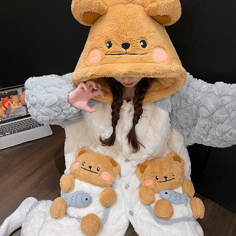 冬季睡衣女珊瑚绒加厚加绒连帽卡通小熊家居服两件套可外穿 - 图0