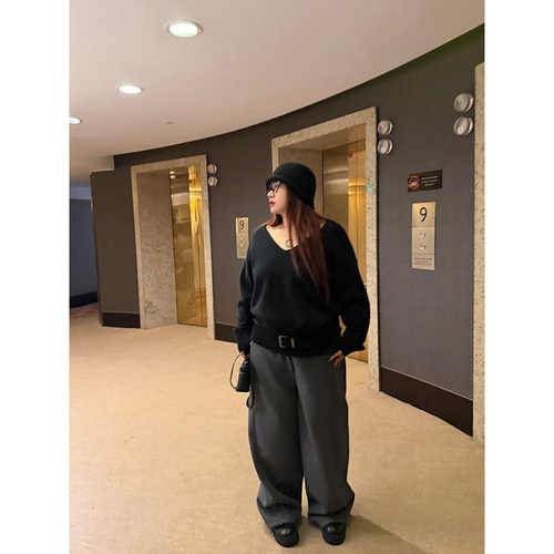 铅笔小鑫大码女装慵懒松弛V领软糯羊毛皮带搭配针织上衣 - 图2