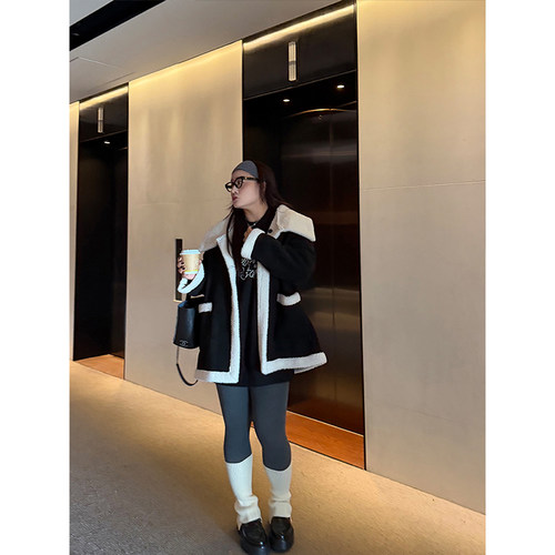 铅笔小鑫大码女装复古滤镜白绒皮毛一体哑光皮衣外套 - 图0