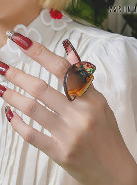 25SUMMER 微瑕清仓不退换  小众设计感夸张透明亚克力大戒指