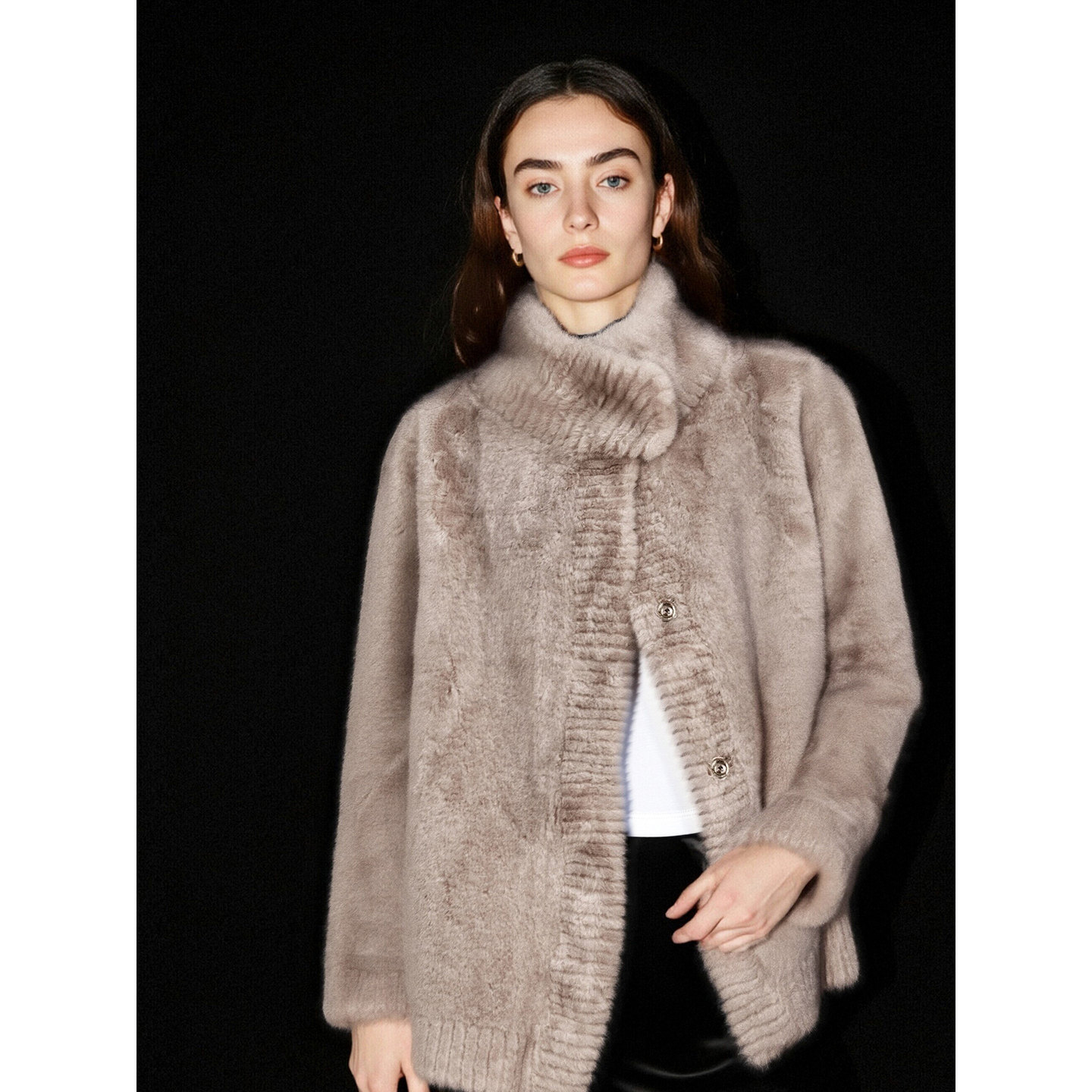 Basic House/百家好轻奢高级感环保皮草女冬季新款柔软毛茸茸外套 - 图3