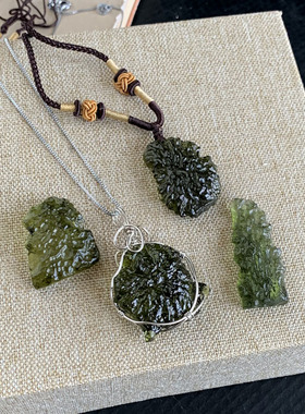 天然捷克陨石吊坠挂件