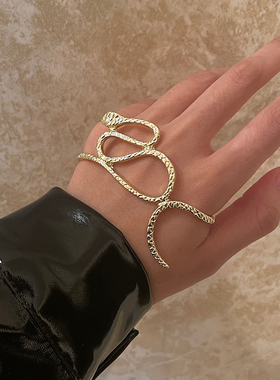 欧美风夸张男女蛇形掌心配饰手镯