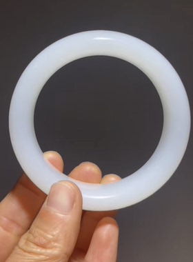 高品质新疆和田玉籽料 宽版手镯 白度一级 细度好 玉种老糯  57mm