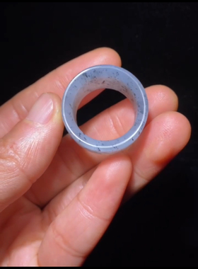 精品新疆和田玉青花籽料 点墨扳指 飘雪状墨点分布均匀  内径20