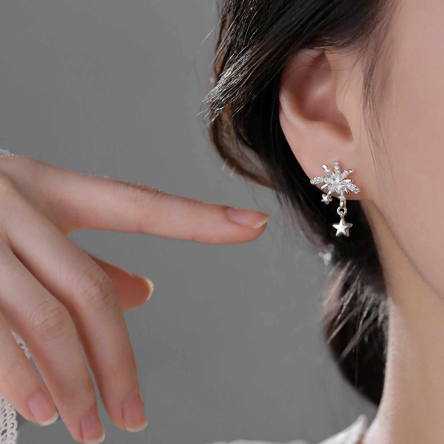 【巷南】999银烟花耳钉轻奢女2025新爆款小众耳饰高级感气质耳环,淘宝优惠券,粉丝福利购,淘宝优惠卷