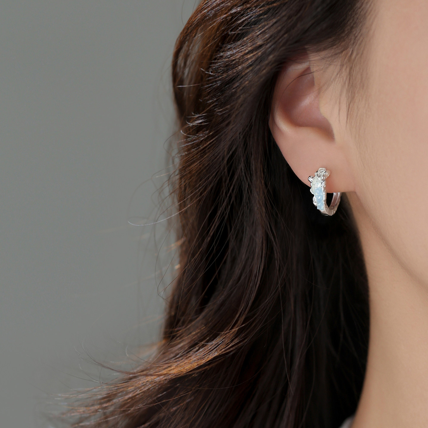 【巷南】999银蓝色水晶耳环女小众设计2025新爆款耳饰耳钉高级感,淘宝优惠券,粉丝福利购,淘宝优惠卷