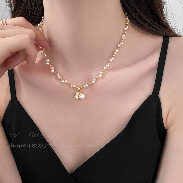 Light luxury niche exaggerated pearl necklace with high-end feel