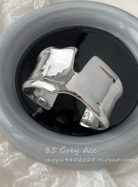 精致简约宽面气质手镯