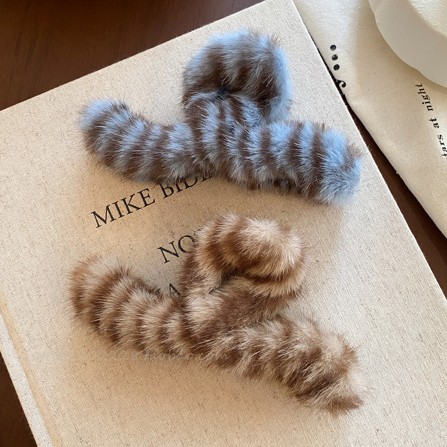 秋冬高级感毛绒豹纹抓夹女大号后脑勺毛茸茸鲨鱼夹盘发发夹子头饰,淘宝优惠券,粉丝福利购,淘宝优惠卷