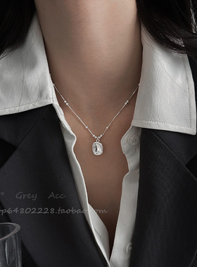 极简风金属无事牌项链女小众设计轻奢高级感锁骨链夏季百搭颈链