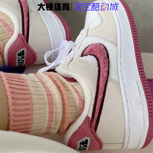 Nike/耐克 AirForce1女子AF1毛绒空军板鞋FB1873-006 - 图2
