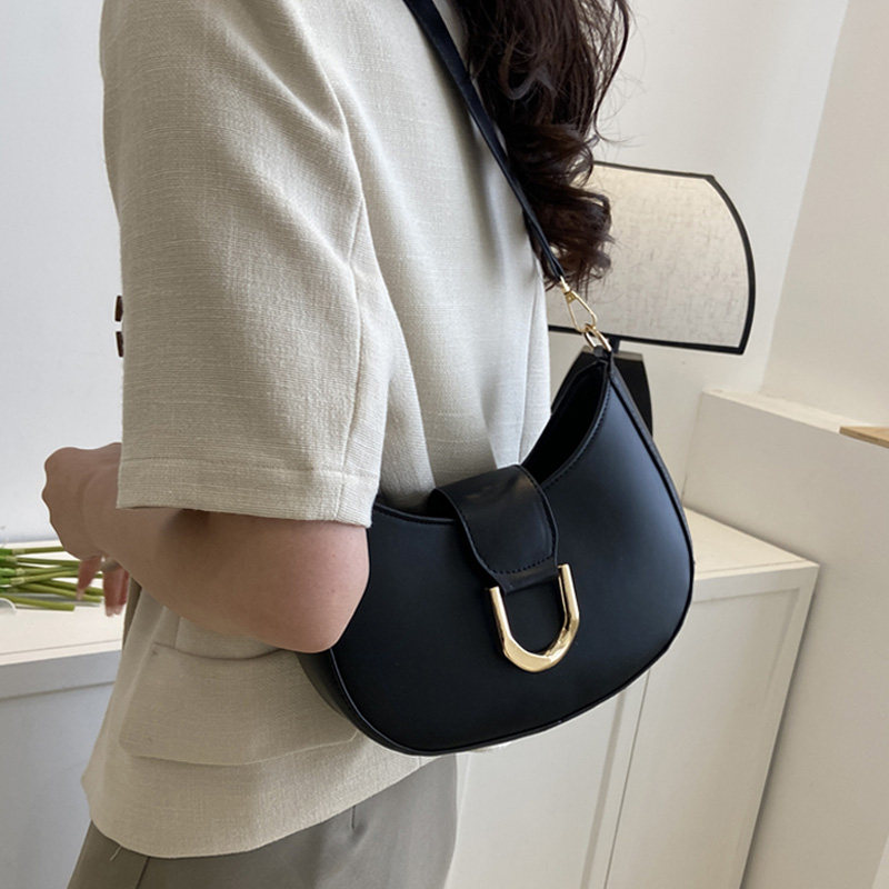 法式小众小包包女2023新款潮高级质感铆钉女士爆款通勤百搭马鞍包,淘宝优惠券,粉丝福利购,淘宝优惠卷