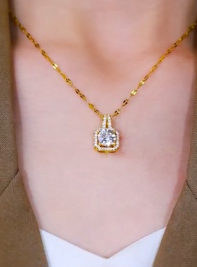 钛钢韩国时尚方形钻石项链女ins网红灵动锆石几何吊坠项饰品