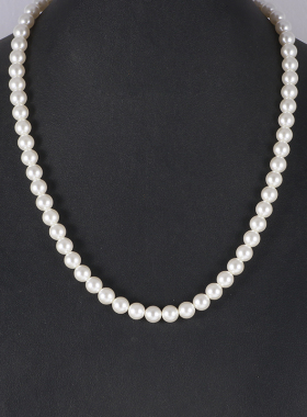 女镀金镂空圆扣灰白珍珠项链