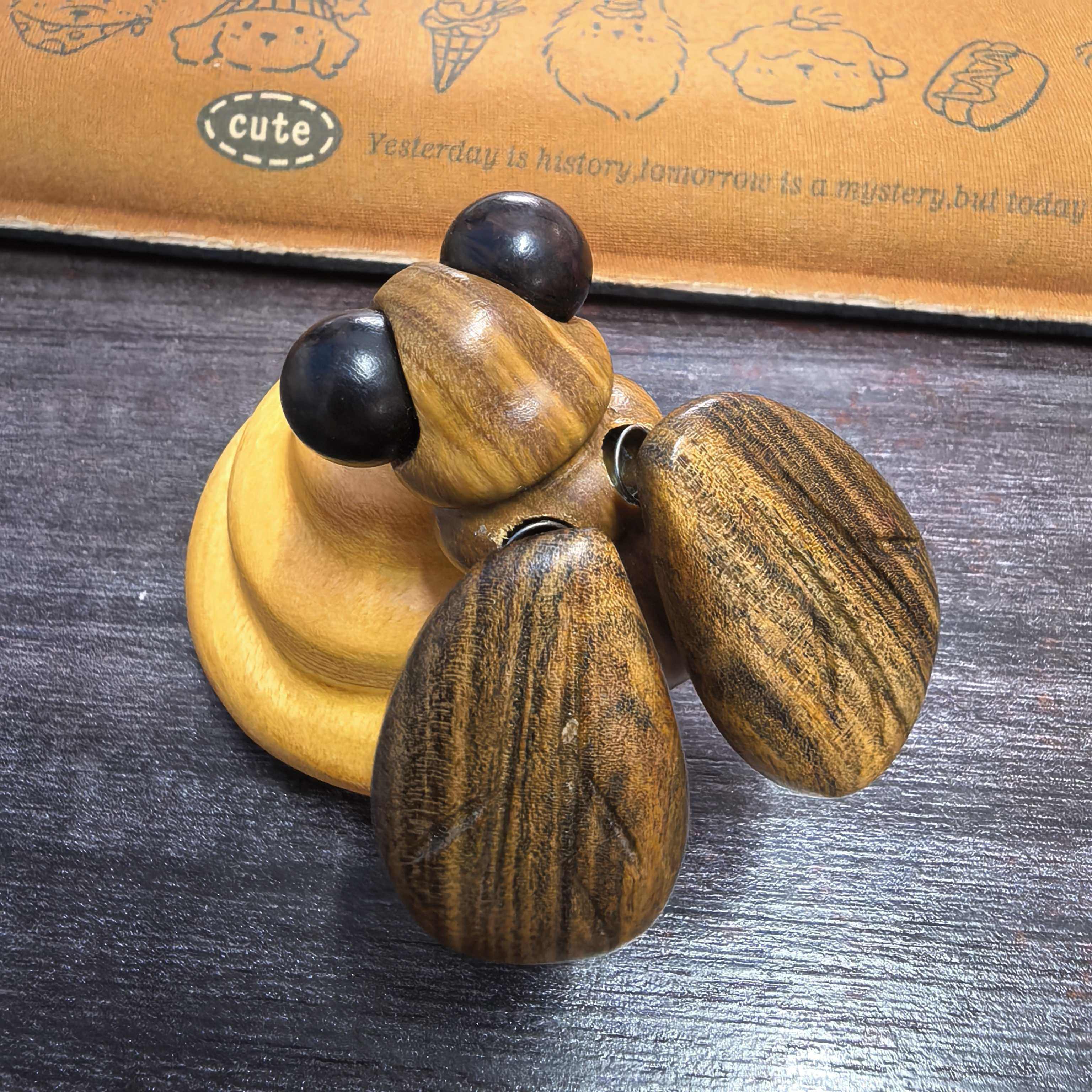 苍蝇便便粑粑摆件冰箱贴 实木原创搞怪创意生日礼物送人办公桌面,淘宝优惠券,粉丝福利购,淘宝优惠卷