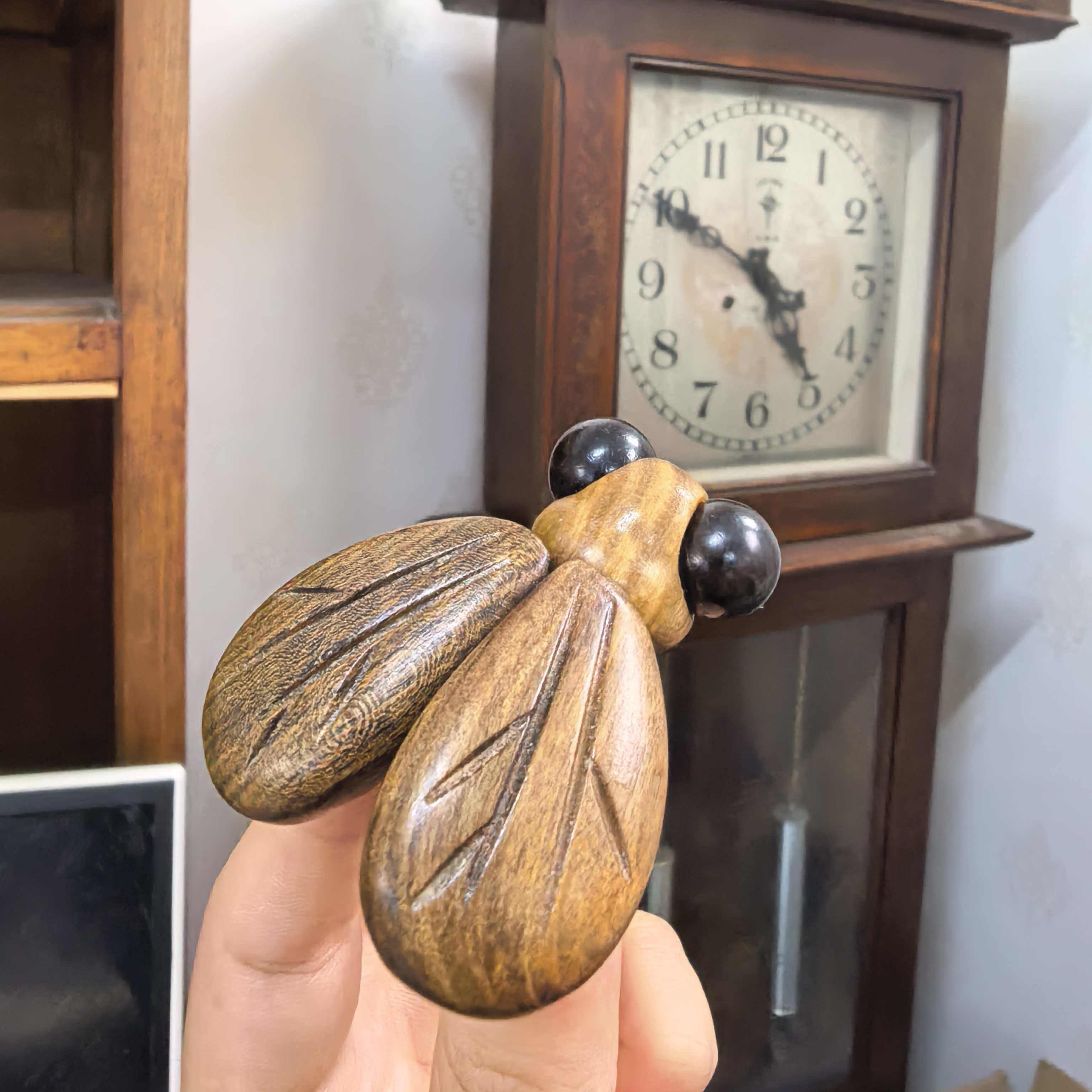 苍蝇便便粑粑摆件冰箱贴 实木原创搞怪创意生日礼物送人办公桌面,淘宝优惠券,粉丝福利购,淘宝优惠卷