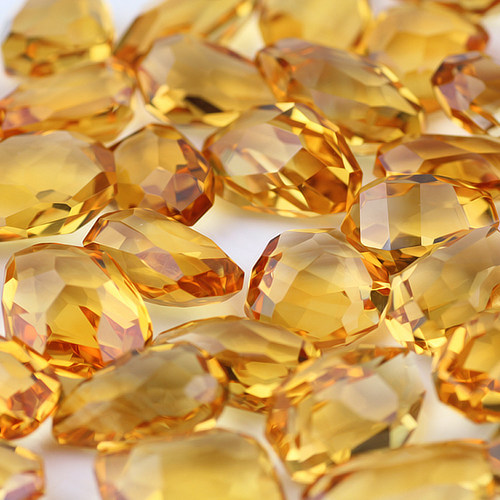 碧雅天然黄水晶正品原石切面送裸石 碧雅项坠/吊坠