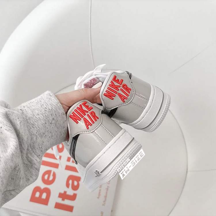 向往体育 Nike/耐克AirForce1女子漆皮AF1空军一号板鞋DQ7570-001 - 图2