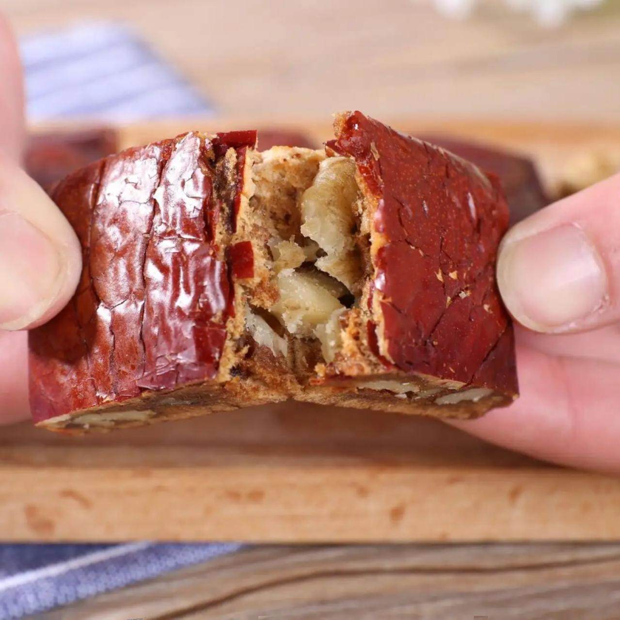 薛记炒货枣夹核桃红枣特级新疆灰枣特产现烤枣仁派无核健康零食餐,淘宝优惠券,粉丝福利购,淘宝优惠卷