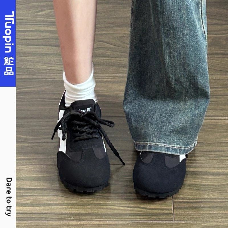 鮀品小黑鞋女2026秋冬新款泡芙板鞋休闲平底运动鞋黑色透气德训鞋,淘宝优惠券,粉丝福利购,淘宝优惠卷