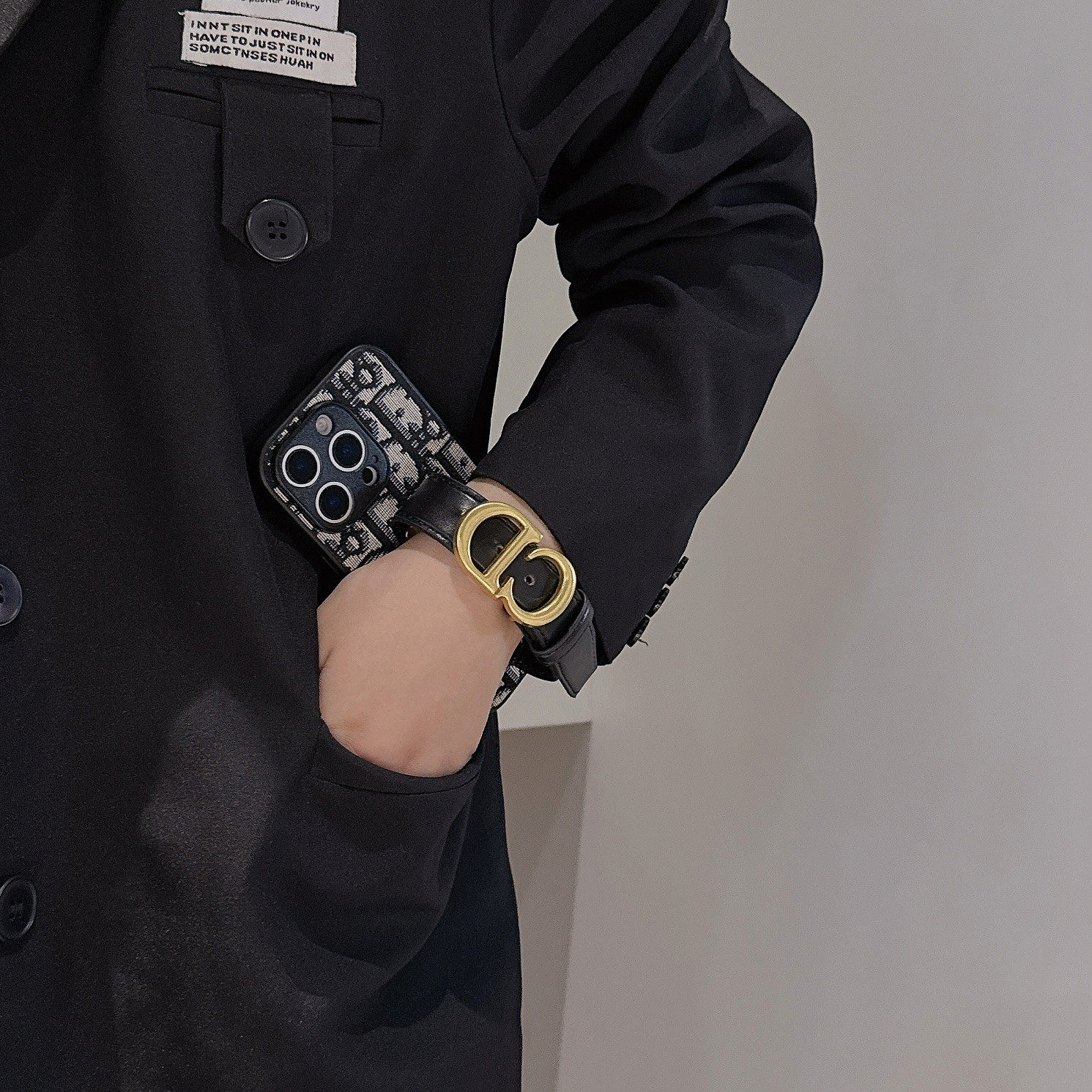 适用苹果17/16promax手机壳腕带华为pura80pro荣耀500女oppofindx9小米17潮vivoX300外壳华为Nova15Pro女,淘宝优惠券,粉丝福利购,淘宝优惠卷