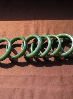 俄罗斯碧玉鸭蛋青手镯扁条无结构