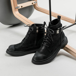 百搭休闲平跟机车马丁靴