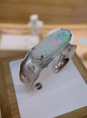 活口s925银镶嵌天然欧泊手镯大克拉白欧泊宽版手镯原创设计