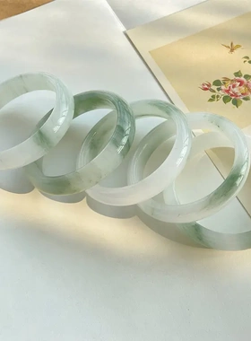 天然天山翠扁条手镯 新疆金丝玉雪翠飘花玉镯 女款翡翠色镯子