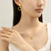 Chow Tai-sheng Möbius ring gold ring hard gold twisted arm plain ring pure gold ring as birthday gift for girlfriend
